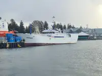 Nava de pescuit cu linii lungi de vânzare