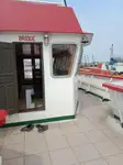 Ambarcațiune de debarcare, cu rezervoare de vânzare