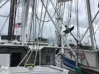 Nava de pescuit tip trauler de vânzare
