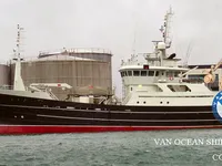 Nava de pescuit tip trauler de vânzare