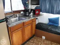 Nava de pescuit tip trauler de vânzare