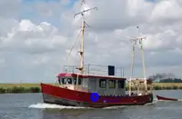Nava de pescuit tip trauler de vânzare