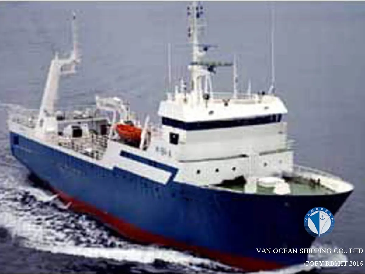 Nava de pescuit tip trauler de vânzare