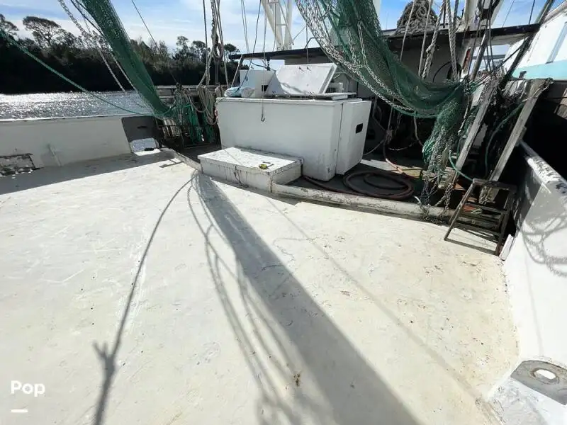 Nava de pescuit tip trauler de vânzare