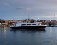 Nava de pasageri de vânzare