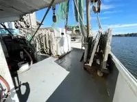 Nava de pescuit tip trauler de vânzare