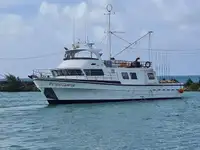 Nava de pescuit tip trauler de vânzare