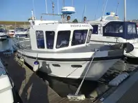 Nava de pescuit tip trauler de vânzare