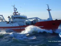 Nava de pescuit tip trauler de vânzare