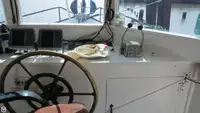 Nava de pescuit tip trauler de vânzare