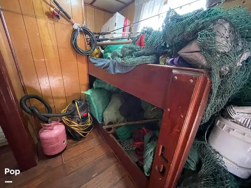 Nava de pescuit tip trauler de vânzare