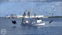 Nava de pescuit tip trauler de vânzare