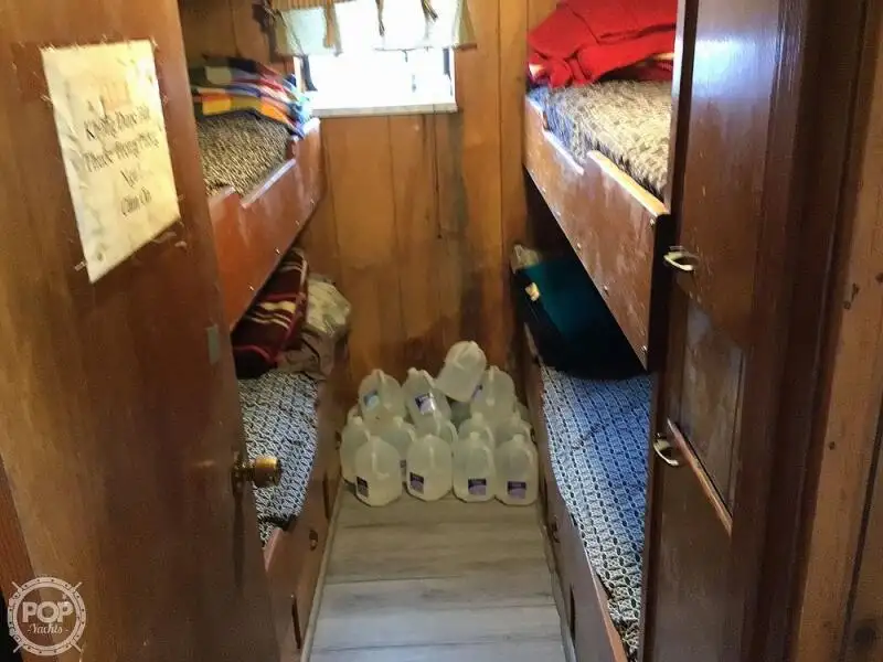 Nava de pescuit tip trauler de vânzare