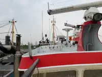 Nava de pescuit tip trauler de vânzare