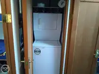 Șalupă de vânzare