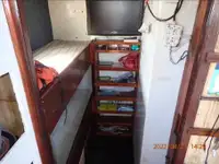 Nava de pescuit cu plase purseine de vânzare