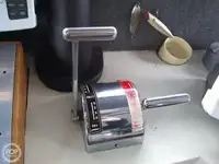 Șalupă de vânzare