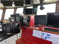 Nava de pescuit tip trauler de vânzare