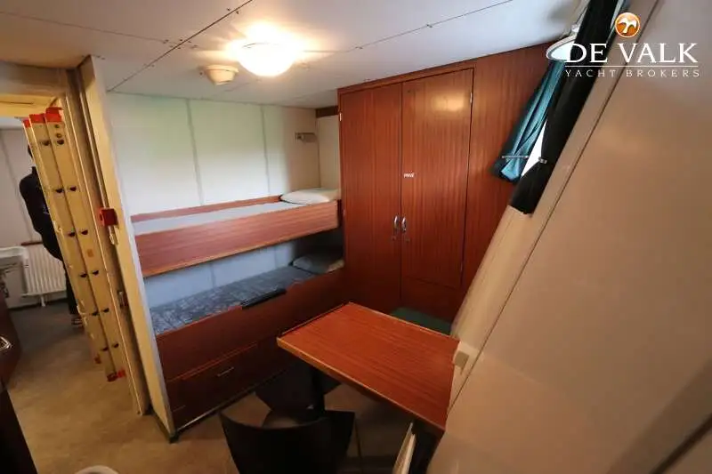 Hotel plutitor de vânzare
