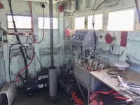 Ambarcațiune de debarcare, cu rezervoare de vânzare