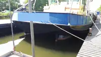Nava de pescuit tip trauler de vânzare