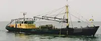 Nava de pescuit tip trauler de vânzare