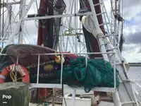 Nava de pescuit tip trauler de vânzare