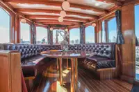 Navă restaurant de vânzare