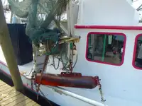 Nava de pescuit tip trauler de vânzare