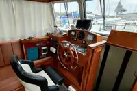 Nava de pescuit tip trauler de vânzare