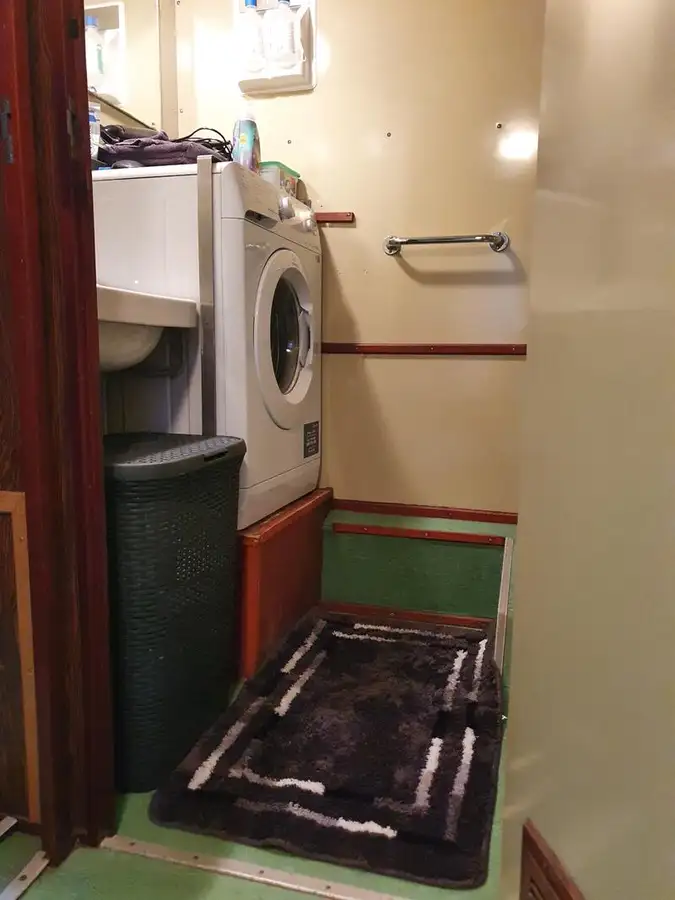 Navă de sondaj de vânzare
