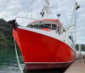 Nava de pescuit tip trauler de vânzare
