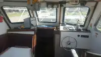 Nava de pescuit tip trauler de vânzare