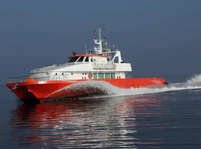 Catamaran de vânzare