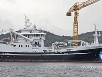 Nava de pescuit tip trauler de vânzare