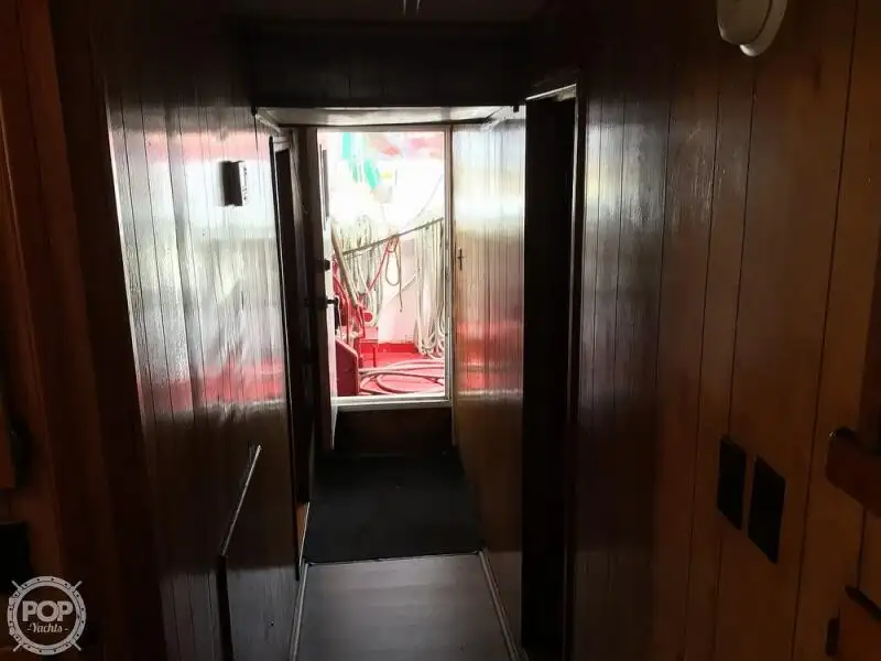 Nava de pescuit tip trauler de vânzare
