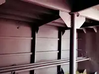 Ambarcațiune de debarcare, cu rezervoare de vânzare