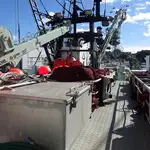 Nava de pescuit cu plase purseine de vânzare