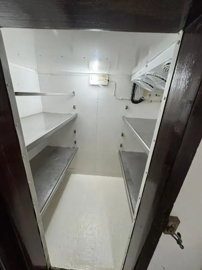 Nava container de vânzare