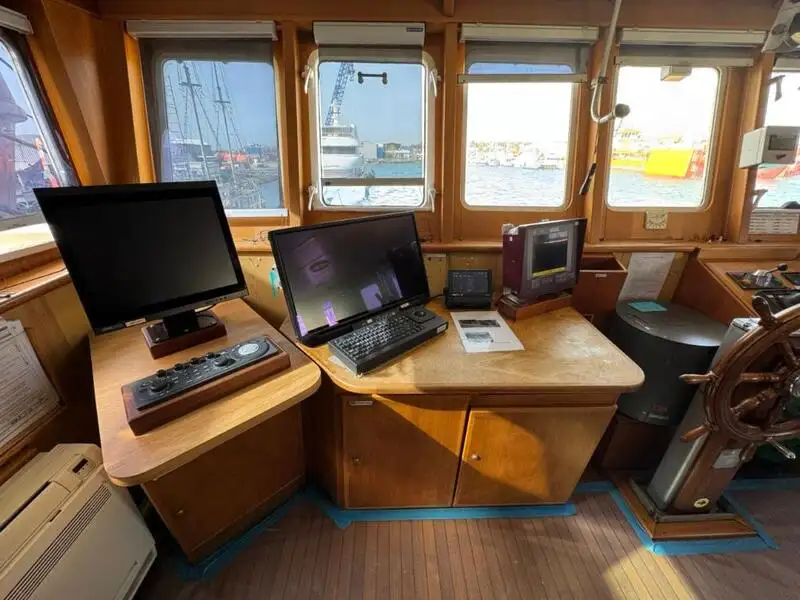 Nava container de vânzare