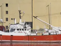 Nava de pescuit tip trauler de vânzare