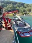 Ambarcațiune de debarcare, cu rezervoare de vânzare