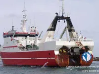 Nava de pescuit tip trauler de vânzare