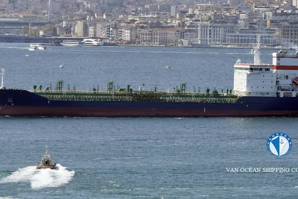 Oil/Chemical tanker for sale