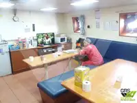 Ambarcațiune de debarcare, cu rezervoare de vânzare