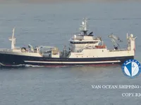 Nava de pescuit tip trauler de vânzare
