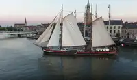 Floating hotel de vânzare
