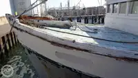 Nava de pescuit tip trauler de vânzare