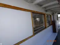 Șalupă de vânzare