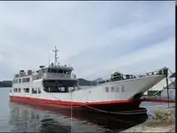 Navă cu feribotul de vânzare